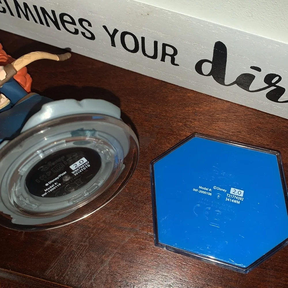 DIsney Infinity 2.0 Merida & Stitch w power discs Video Game Pieces EUC